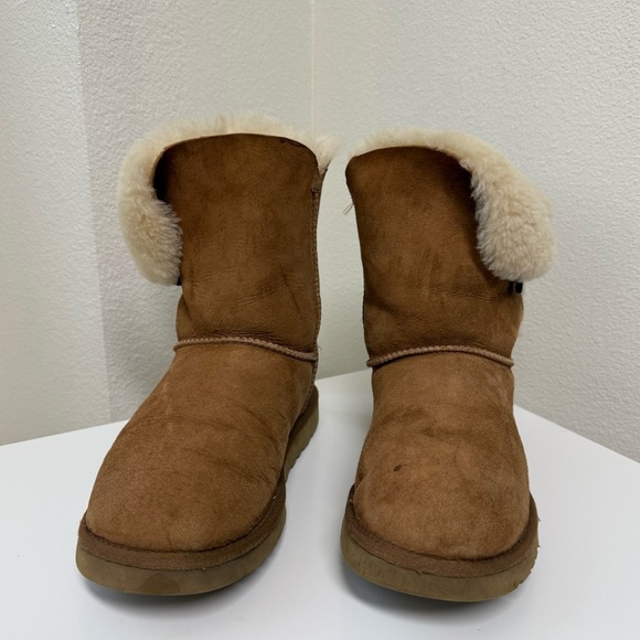 UGG Chesnut Bailey Button Winter Boots Women’s Size 9 - Picture 4 of 5